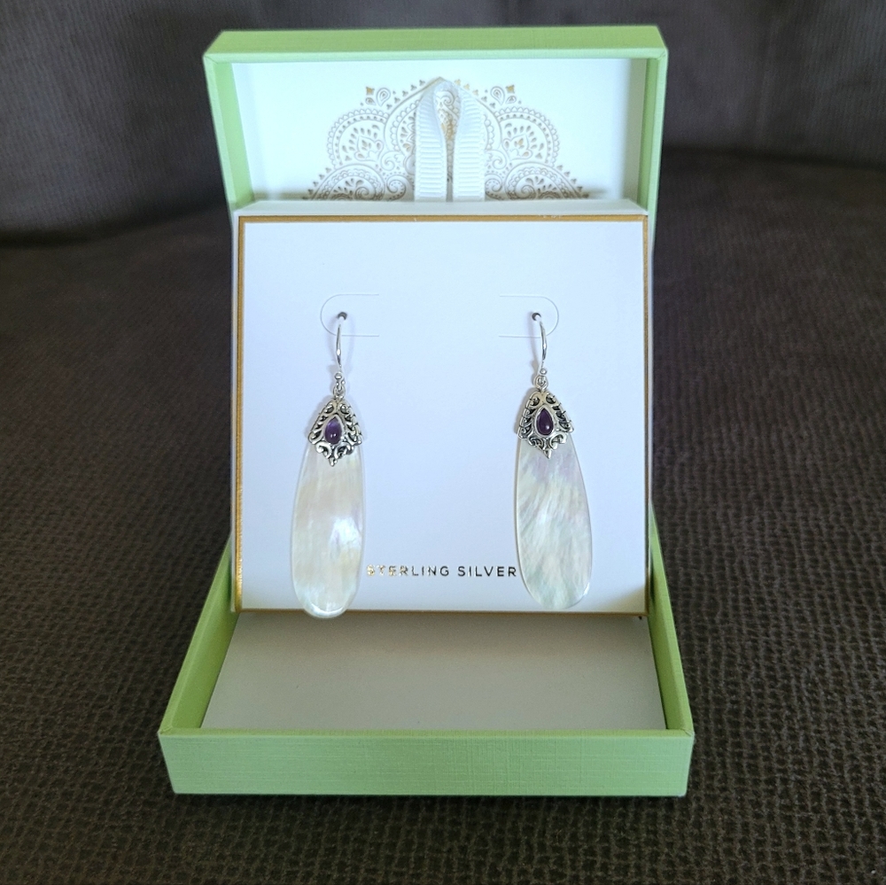 Annika Witt Teardrop💧 Shaped Mother of Pearl Earrings - NIB